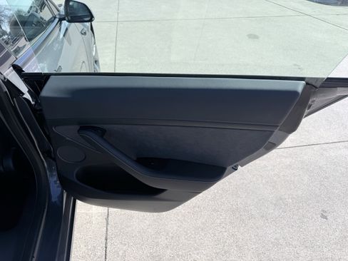 Used 2023 Tesla Model 3 Standard Range image 38