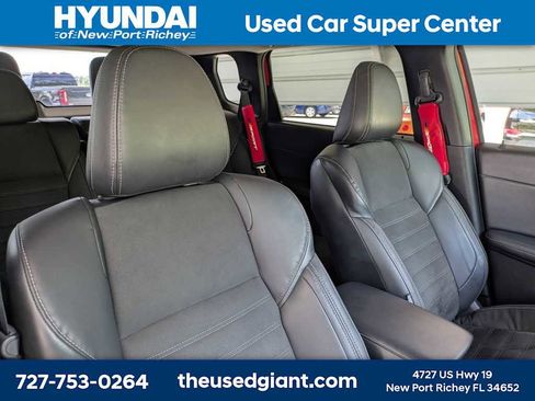 Used 2023 Mitsubishi Outlander SE AWD/4WD image 6