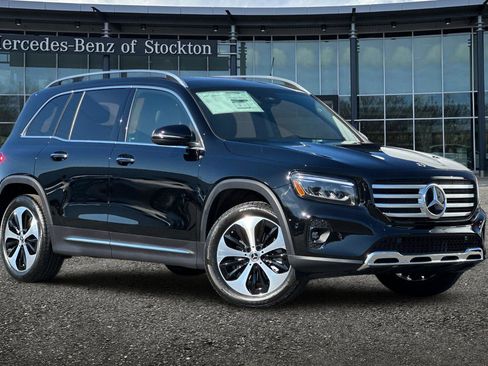 New 2026 Mercedes-Benz GLB 250 4MATIC image 1