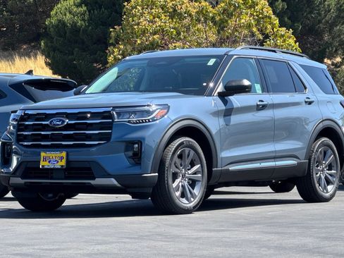 New 2025 Ford Explorer Active w/ Active Comfort Package image 8