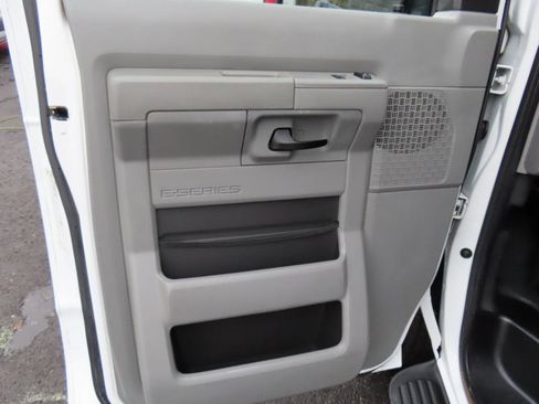 Used 2013 Ford E-250 and Econoline 250 w/ PWR Group image 10
