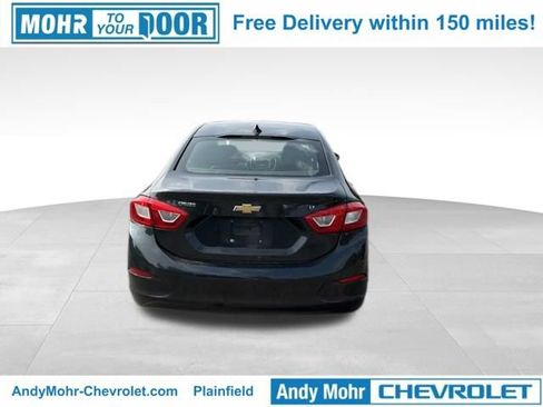 Used 2017 Chevrolet Cruze LT FWD image 4
