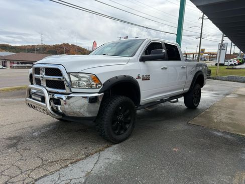 Used 2018 RAM 2500 SLT image 7