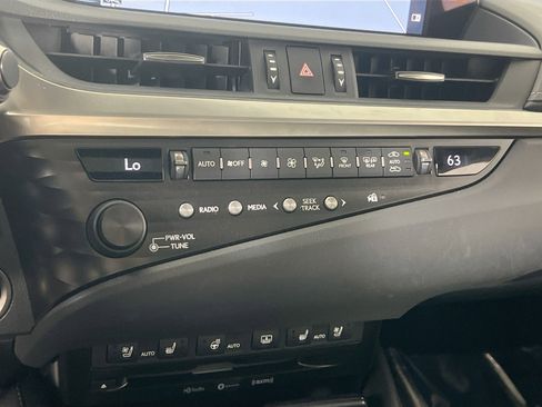 Used 2019 Lexus ES 350 w/ Accessory Package FWD image 16