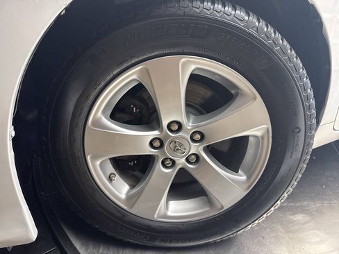 Used 2017 Toyota Sienna L FWD image 25