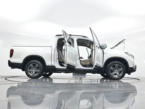 Used 2023 Honda Ridgeline RTL-E image 42