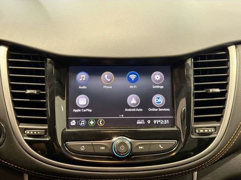 Used 2020 Chevrolet Trax LT w/ LT Convenience Package FWD image 13