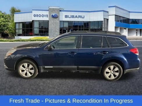Used 2011 Subaru Outback 2.5i Limited AWD/4WD image 2