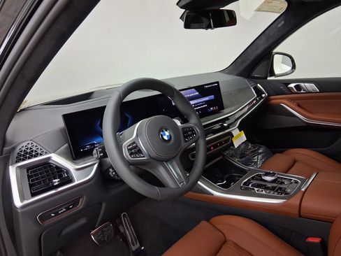 New 2026 BMW X7 xDrive40i w/ M Sport Package image 2