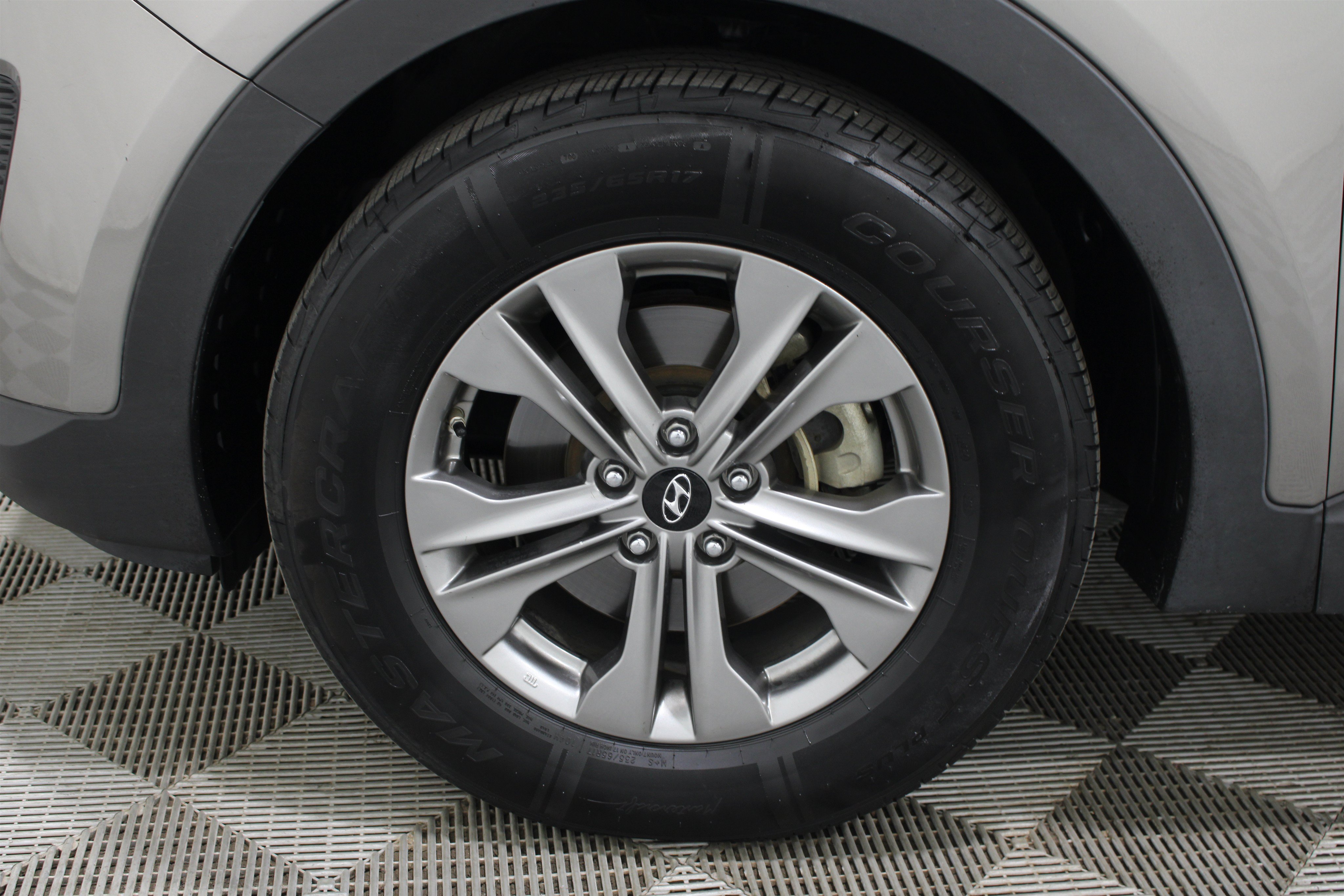 Used 2016 Hyundai Santa Fe Sport w/ Option Group 02 FWD image 32