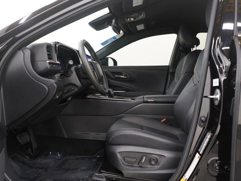 Used 2025 Toyota Crown XLE image 22