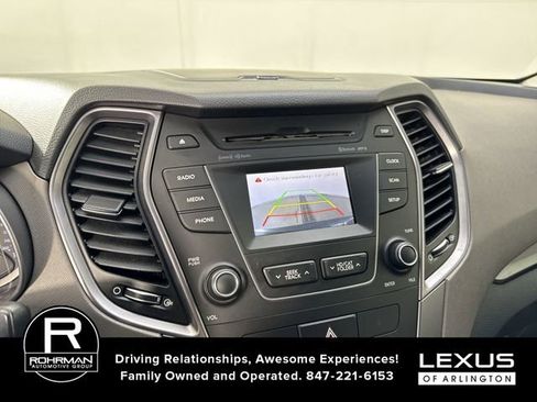 Used 2016 Hyundai Santa Fe SE image 8