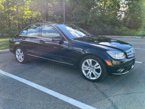 Used 2011 Mercedes-Benz C 300 4MATIC Sedan image 7