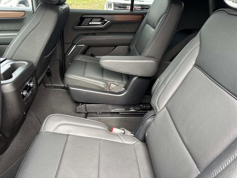 Certified 2025 GMC Yukon Denali image 30