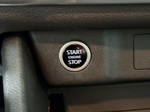 Used 2023 Nissan Rogue SV FWD image 21