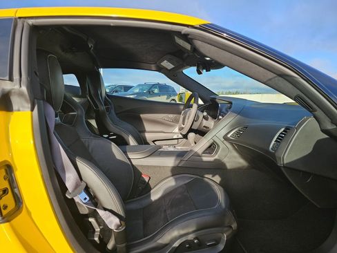 Used 2015 Chevrolet Corvette Z06 w/ 3LZ Preferred Equipment Group image 21