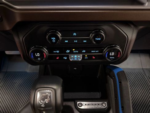 Used 2023 Ford Bronco Outer Banks AWD/4WD image 39