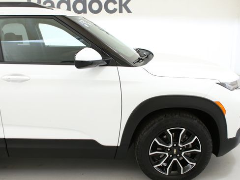 Certified 2023 Chevrolet TrailBlazer ACTIV w/ Sun and Liftgate Package FWD image 8
