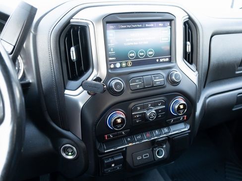 Used 2021 Chevrolet Silverado 1500 RST image 3