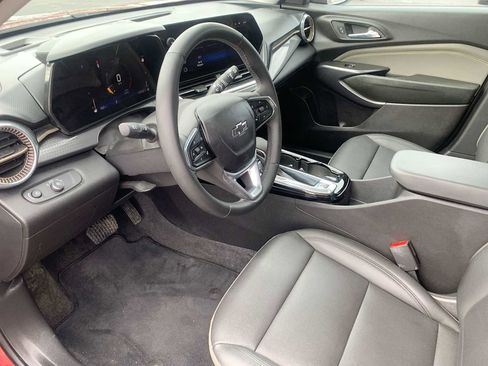 Certified 2024 Chevrolet Trax ACTIV w/ Sunroof Package image 10