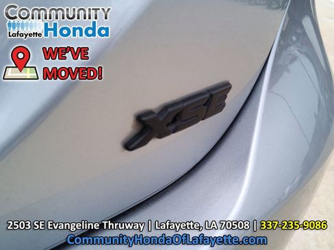 Used 2022 Toyota Camry XSE FWD image 8