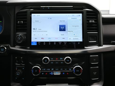 Used 2025 Ford F150 Platinum w/ Equipment Group 702A High image 17