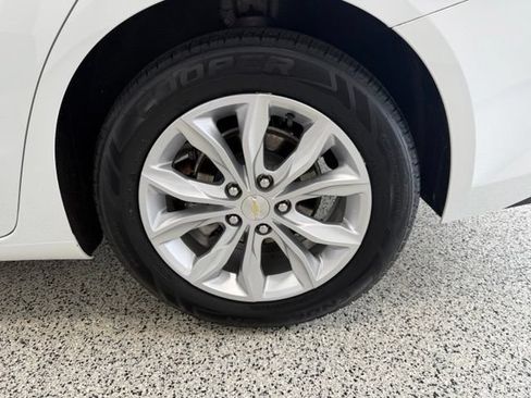 Used 2022 Chevrolet Malibu LT FWD image 34