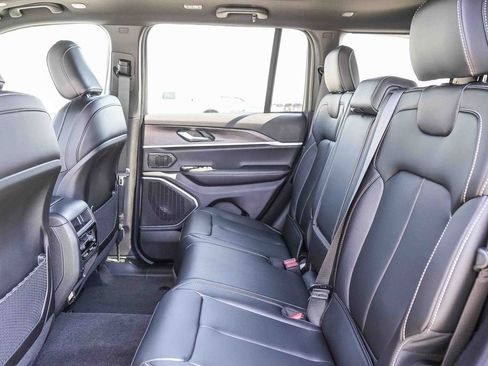 New 2026 Jeep Grand Cherokee Limited w/ Limited Altitude Package AWD/4WD image 19