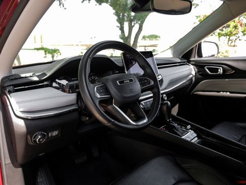 Used 2022 Jeep Compass Limited image 25