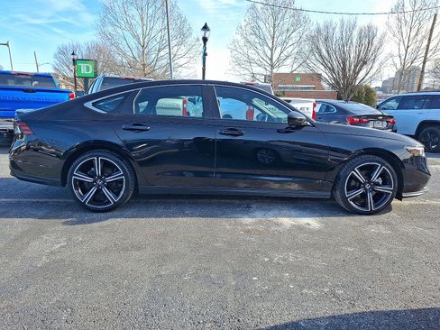 Used 2024 Honda Accord Sport image 6