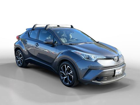 Used 2018 Toyota C-HR XLE image 7