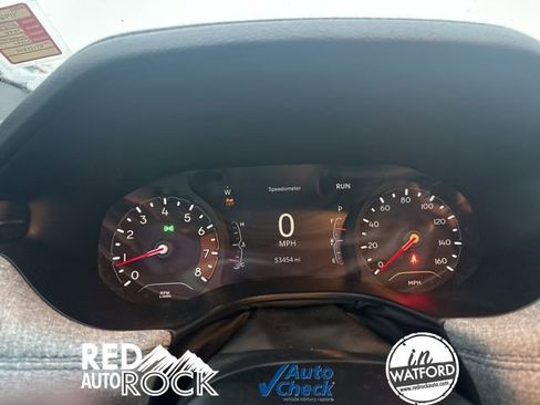 Used 2024 Jeep Compass Latitude image 12