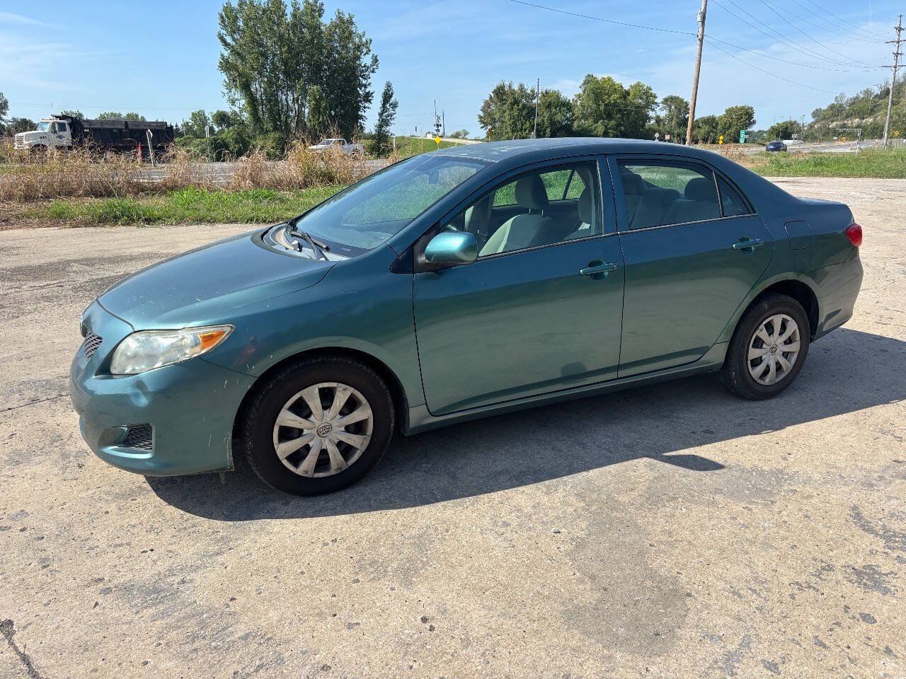 Used 2009 Toyota Corolla FWD image 1