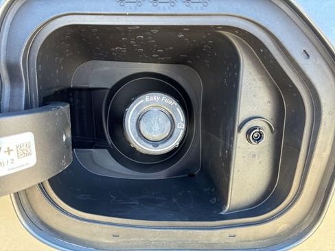 Used 2024 Ford Bronco Badlands image 6