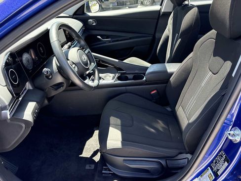 Used 2025 Hyundai Elantra SEL FWD image 20