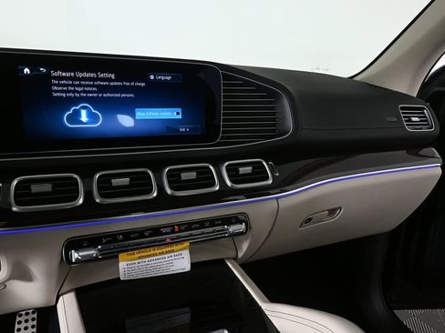New 2026 Mercedes-Benz GLS 450 4MATIC image 13
