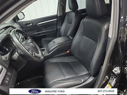 Used 2018 Toyota Highlander XLE image 33