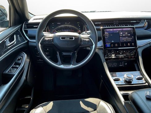 Used 2024 Jeep Grand Cherokee Trailhawk image 5