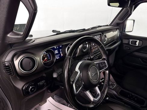 Used 2021 Jeep Wrangler Unlimited Sahara w/ Uconnect 4C Nav & Sound Group AWD/4WD image 9