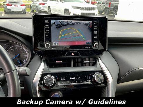 Used 2022 Toyota Venza XLE image 5