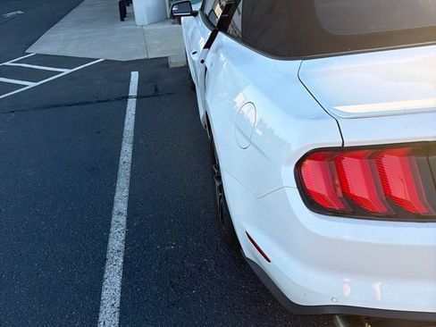 Used 2018 Ford Mustang Premium RWD image 5
