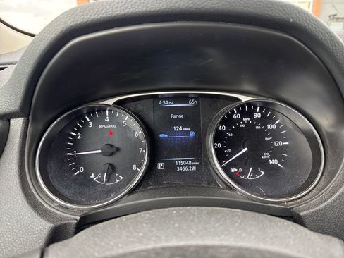 Used 2016 Nissan Rogue SV w/ SV Moonroof Package AWD/4WD image 6
