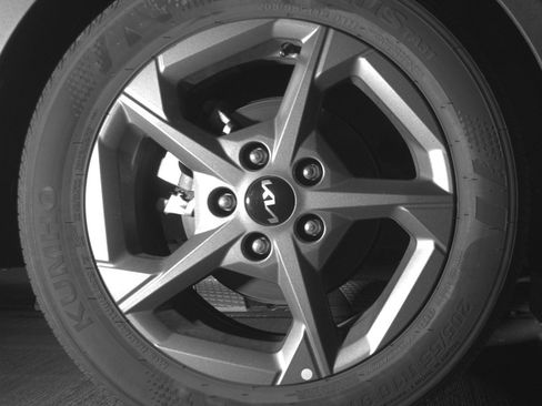 Used 2025 Kia K4 LXS image 15