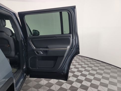 Used 2024 Rivian R1S Adventure Dual AWD/4WD image 19