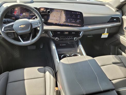 New 2026 Chevrolet Suburban Premier RWD image 11