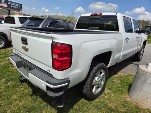 Used 2016 Chevrolet Silverado 2500 LTZ w/ Duramax Plus Package image 8