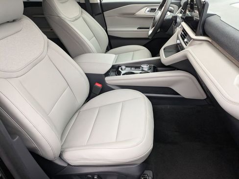 New 2026 Ford Explorer Active w/ Active Comfort Package image 28