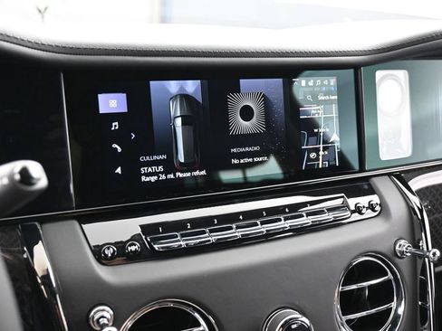 New 2027 Rolls-Royce Cullinan Black Badge AWD/4WD image 21
