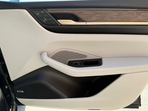 New 2024 Porsche Macan 4 Electric image 19