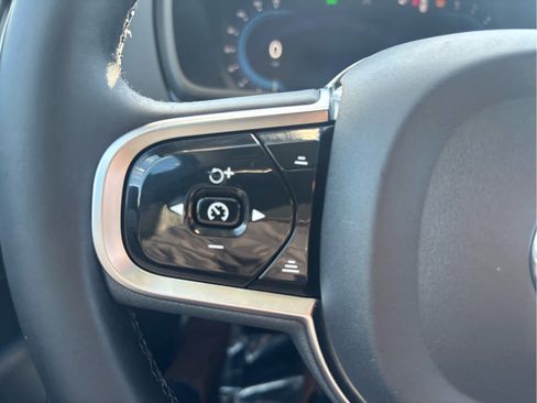 Used 2024 Volvo XC90 B5 Core AWD/4WD image 15